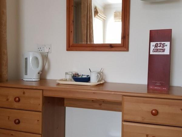A35 Pit Stop Rooms Axminster Esterno foto